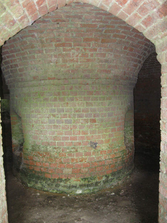 Beaumont 1869 Lime Kiln Interior August 2014 Copyright: William George