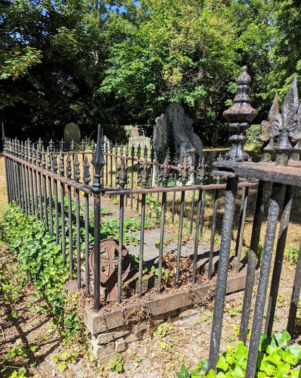 Wendens Ambo Churchyard Grave with Iron Railings 7 August 2022 Copyright: William George