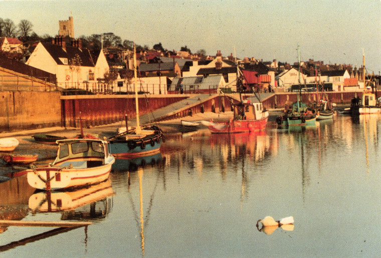 Leigh on Sea Old Town Post Card Copyright: William George