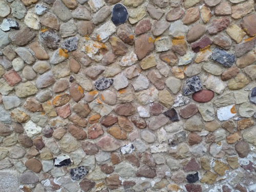 Bunter quartzite and Hertfordshire puddingstone. Copyright: Mike Howgate