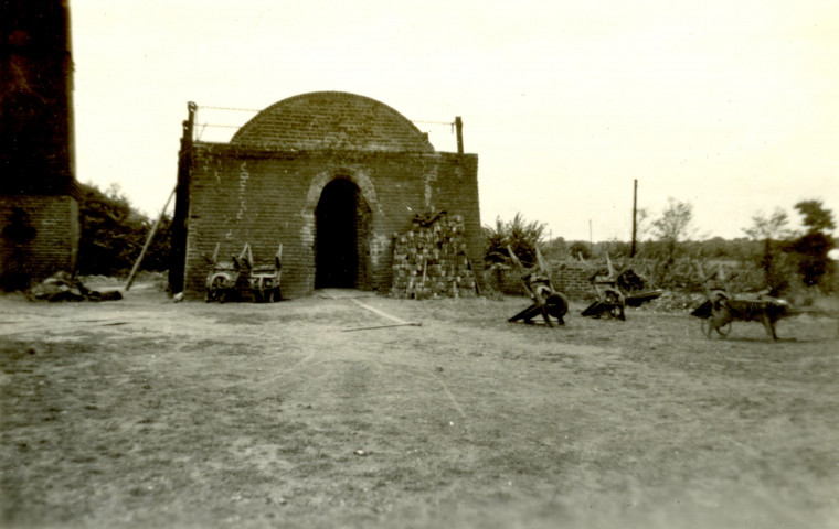 Woodham Mortimer Brick Works Kiln and Barrows1954 Copyright: W C Gurton Rural Crafts in Essex