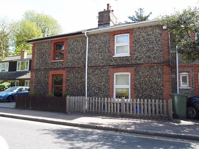 Edwardian cottages in Warley Hill faced with Warley pebbles. Copyright: Gerald Lucy