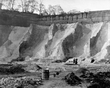 Grays Chalk Pit in 1910 during a Geologists Association visit Copyright: Geologists Association