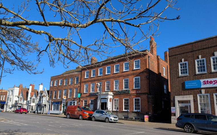 Valero Lounge and Tree 18 March 2025 Copyright: William George