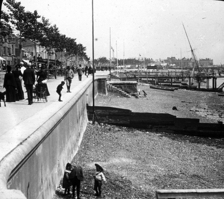 Southend on Sea Beach Magic Lantern Slide circa 1900 Copyright: Magic Lantern Slide