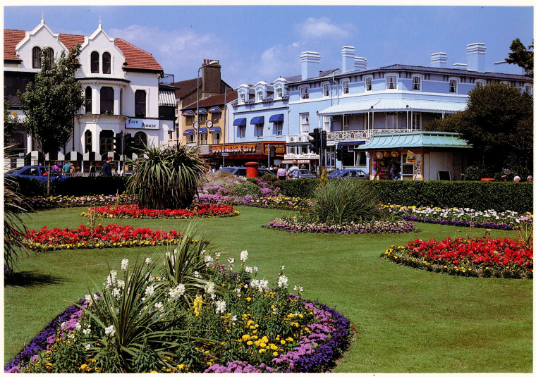 Clacton Mark Mitchels 1992 Copyright: Mark Mitchels Essex A Portrait in Colour 1992
