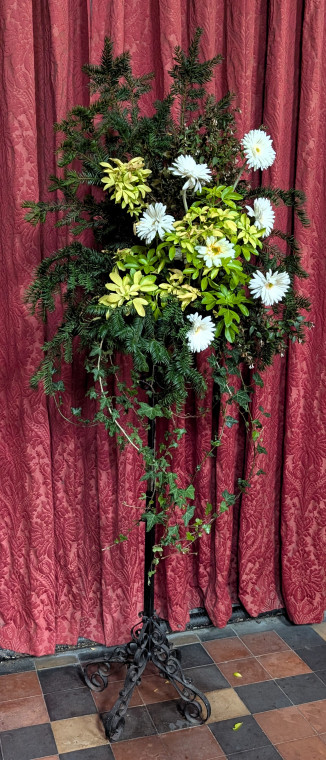 Castle Hedingham Church Flower Arrangement 8 August 2025 Copyright: William George