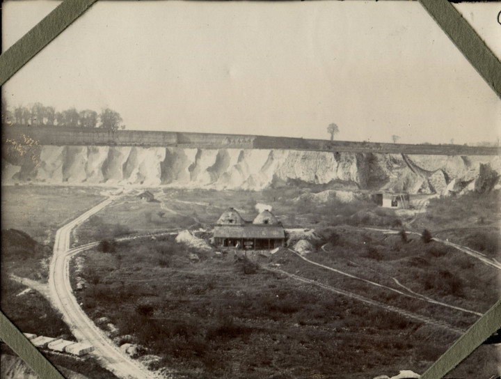 Grays Quarry EFC visit 1910 T. Reader Distant View Copyright: William George