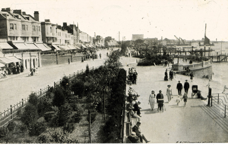 Southend on Sea Marine Parade Post Card Copyright: William George