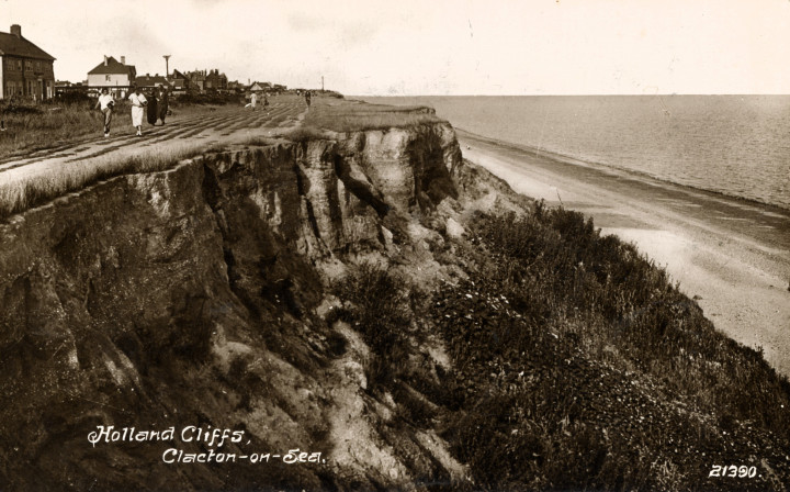Holland Cliffs Clacton on Sea Essex post card posted August 1935 Copyright: William George